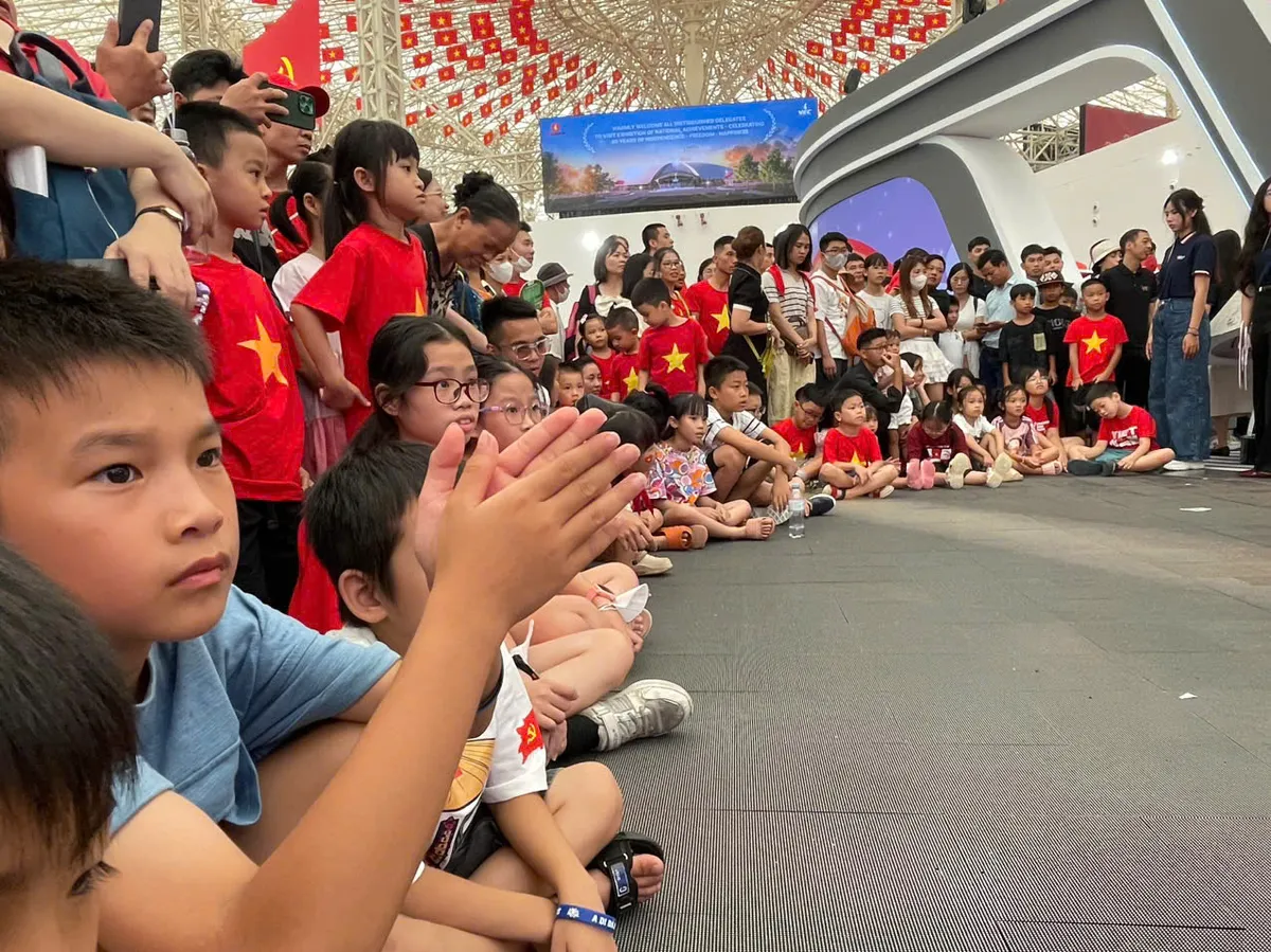 Gian trưng bày VTV thu hút khán giả nhí với chương trình “Giáo dục hướng tới tương lai”- Ảnh 1.