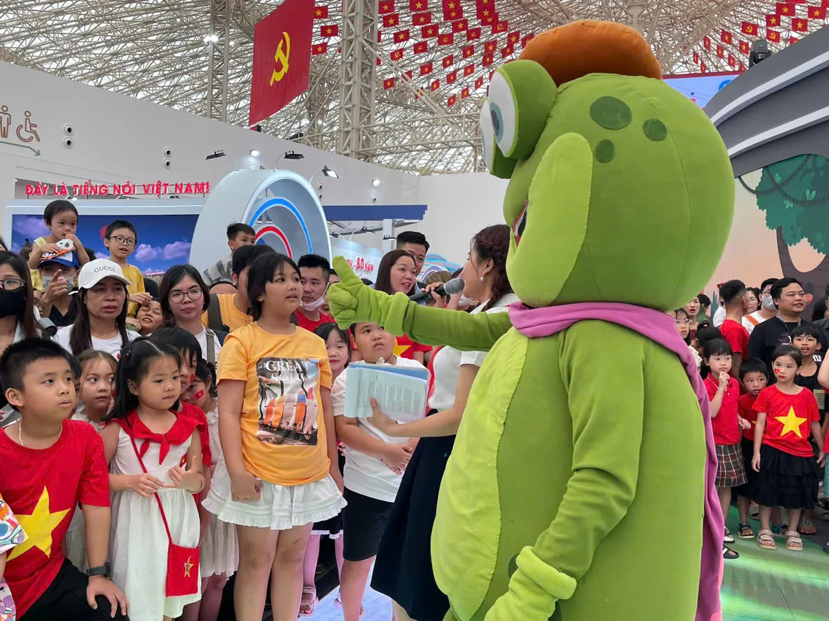 Gian trưng bày VTV thu hút khán giả nhí với chương trình “Giáo dục hướng tới tương lai”- Ảnh 11.