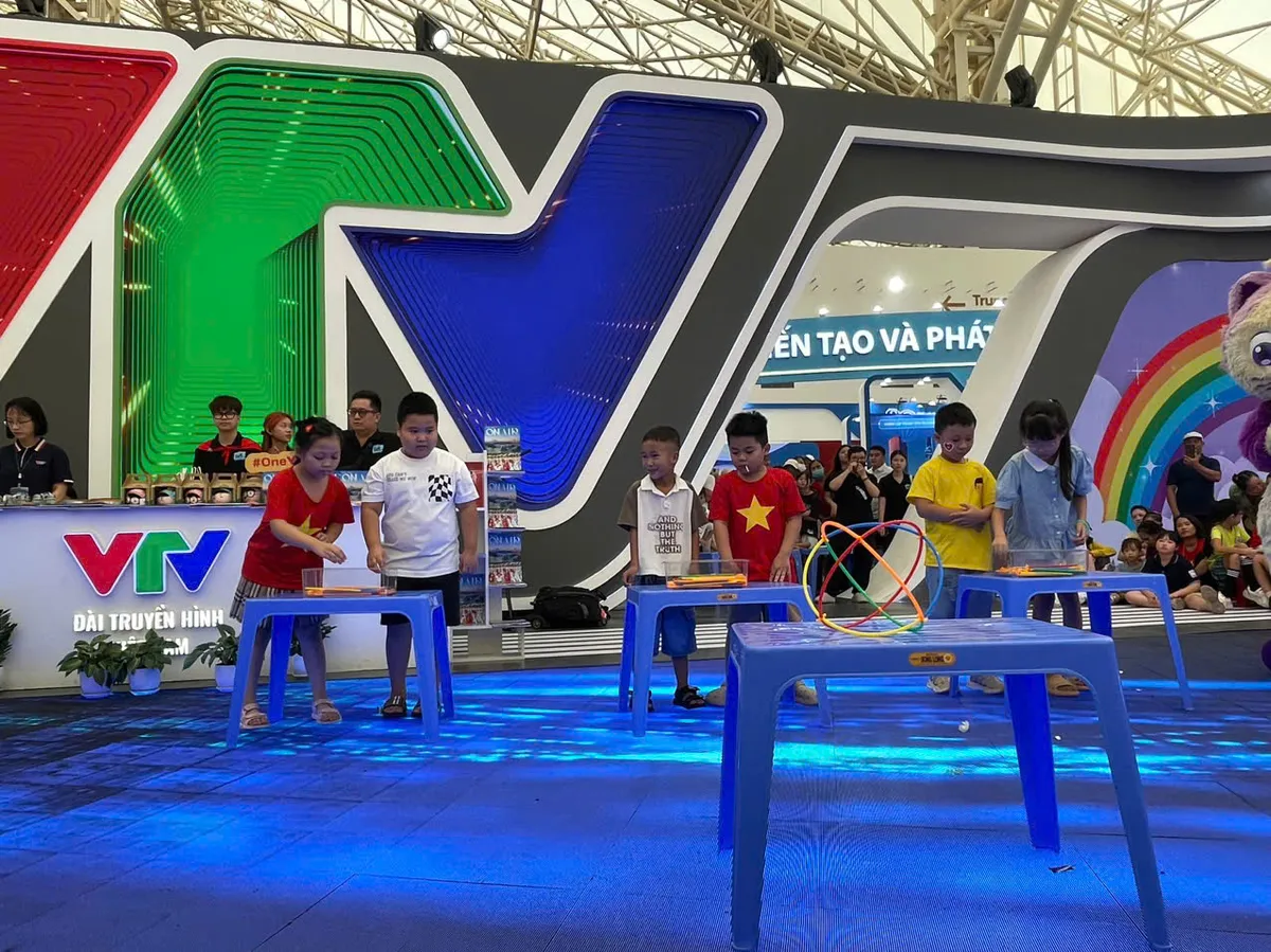 Gian trưng bày VTV thu hút khán giả nhí với chương trình “Giáo dục hướng tới tương lai”- Ảnh 9.