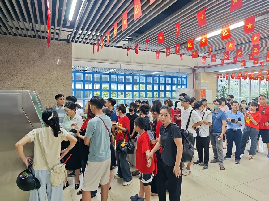 Phương án tổ chức các tuyến xe buýt và đường sắt đô thị phục vụ Lễ kỷ niệm Quốc khánh 2-9 - Ảnh 1.