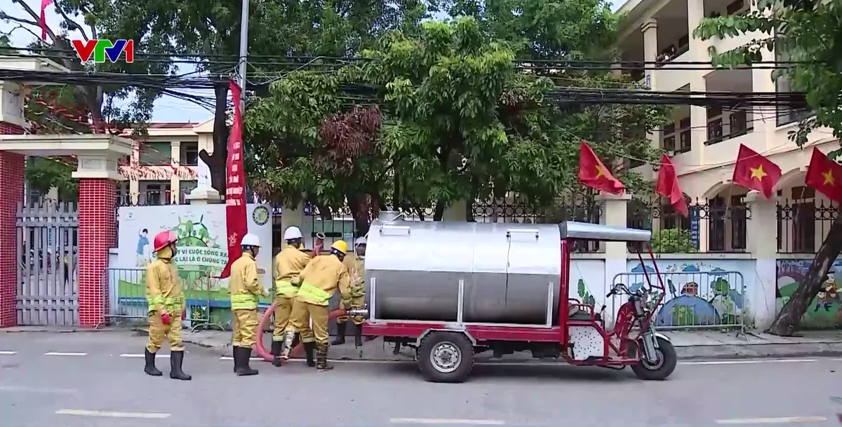 Xe chữa cháy tự chế phát huy hiệu quả tại làng nghề La Phù - Ảnh 1.