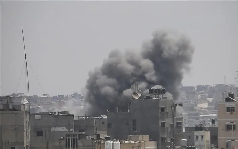 Một khu vực tại Gaza trúng không kích của Israel (Ảnh: Anadolu)