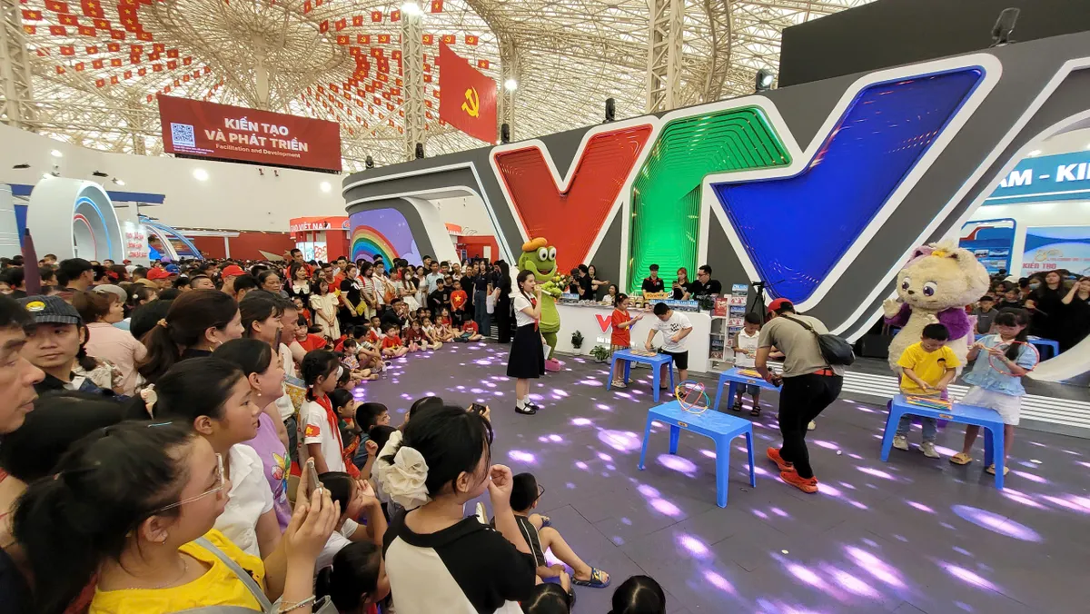 Gian trưng bày VTV thu hút khán giả nhí với chương trình “Giáo dục hướng tới tương lai”- Ảnh 3.