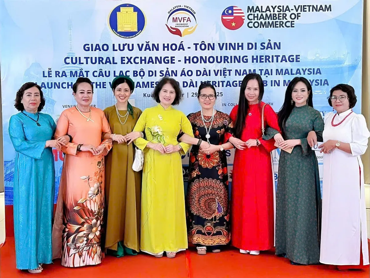 Thêm một địa chỉ cho người yêu áo dài Việt Nam tại nước ngoài- Ảnh 1. Thêm một địa chỉ cho người yêu áo dài Việt Nam tại nước ngoài- Ảnh 1.