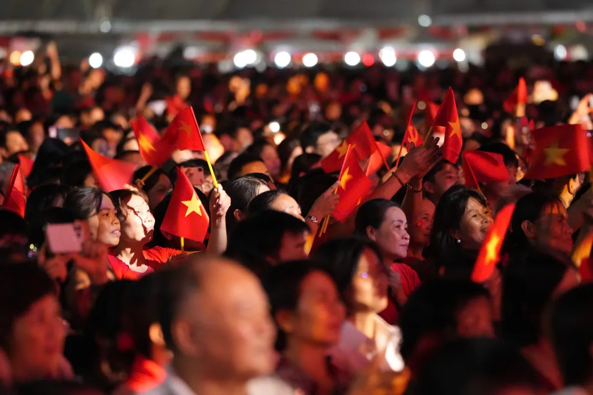Những cung bậc cảm xúc trong “Hà Nội - Sáng mãi khát vọng Việt Nam” - Ảnh 7.