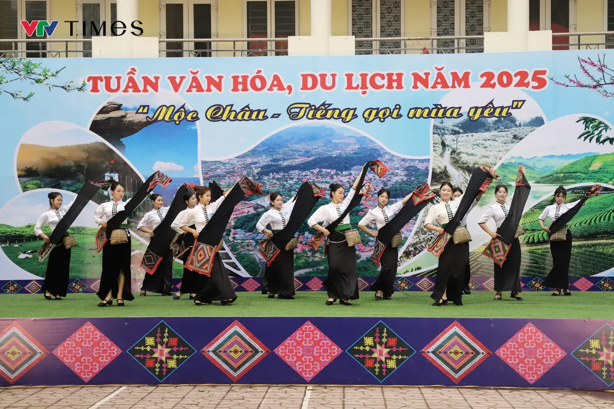 Tết độc lập trên cao nguyên Mộc Châu - Ảnh 9.