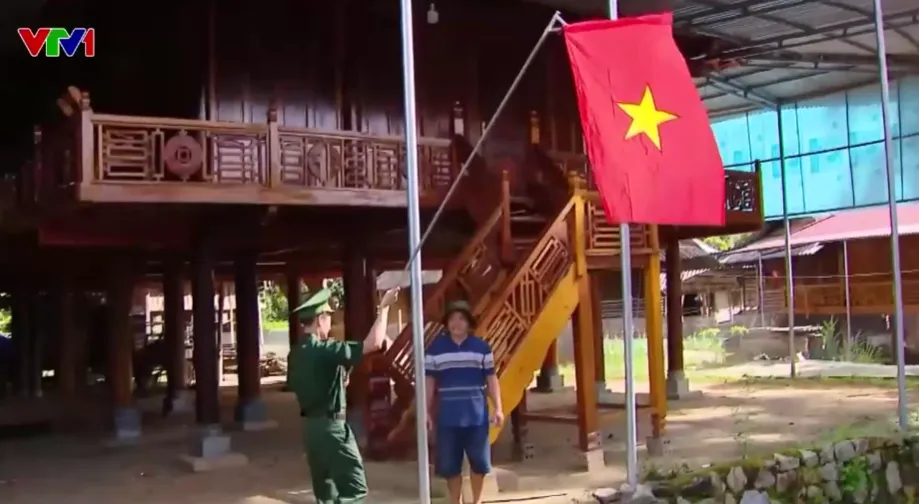 Tết Độc lập ở bản làng vùng lũ Nghệ An - Ảnh 1.
