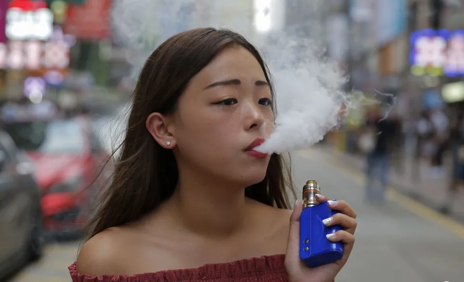 Hong Kong (Trung Quốc) bổ sung các điểm cấm hút thuốc  - Ảnh 1.