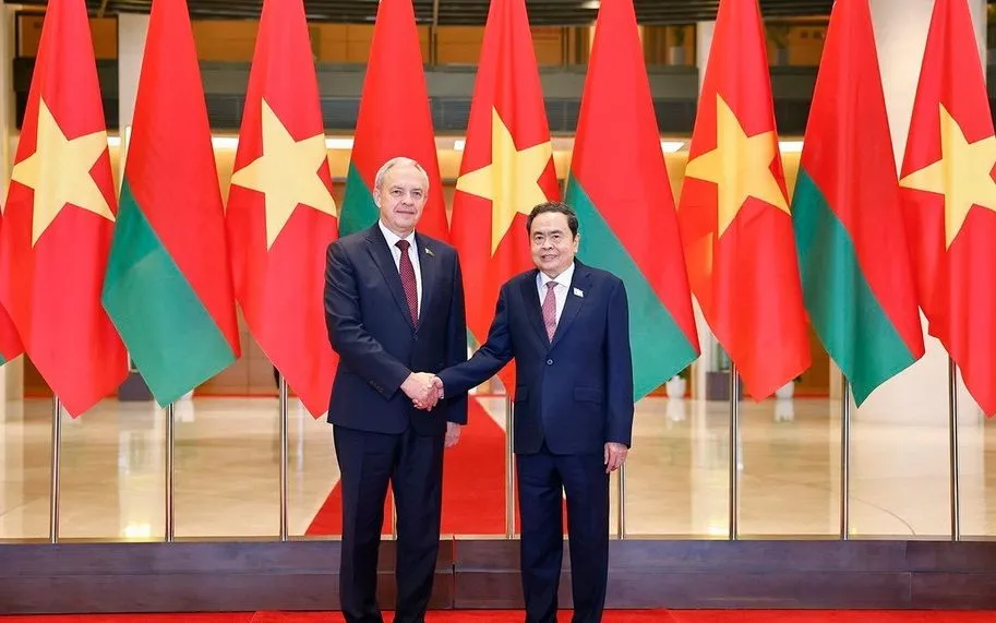 Chủ tịch Quốc hội Trần Thanh Mẫn tiếp Chủ tịch Hạ viện Belarus Igor Sergeyenko (Ảnh: TTXVN) Chủ tịch Quốc hội Trần Thanh Mẫn tiếp Chủ tịch Hạ viện Belarus Igor Sergeyenko (Ảnh: TTXVN)