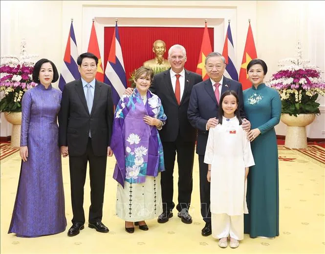 Tổng Bí thư Tô Lâm và Chủ tịch nước Lương Cường đồng chủ trì chiêu đãi cấp Nhà nước Chủ tịch Cuba Miguel Díaz-Canel” - Ảnh 1.