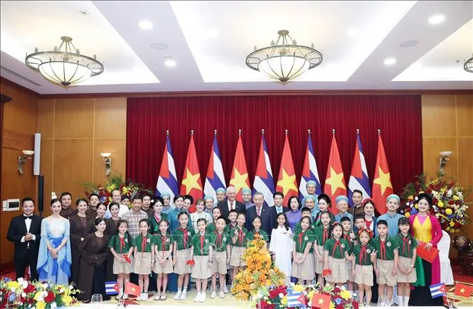 Tổng Bí thư Tô Lâm và Chủ tịch nước Lương Cường đồng chủ trì chiêu đãi cấp Nhà nước Chủ tịch Cuba Miguel Díaz-Canel” - Ảnh 3.