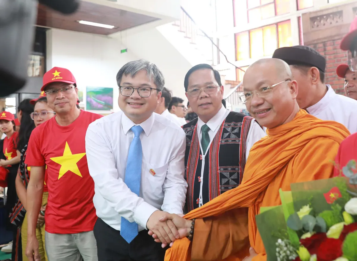 Hà Nội đón tiếp các đoàn đại biểu về Thủ đô dự Lễ kỷ niệm 80 năm Quốc khánh 2/9 - Ảnh 1.