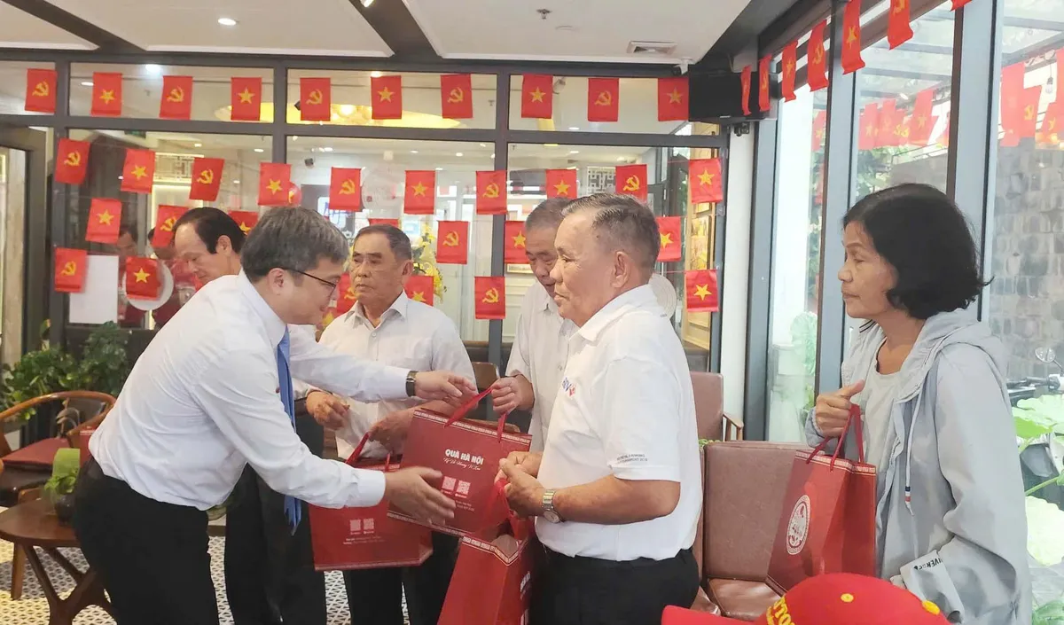 Hà Nội đón tiếp các đoàn đại biểu về Thủ đô dự Lễ kỷ niệm 80 năm Quốc khánh 2/9 - Ảnh 2.