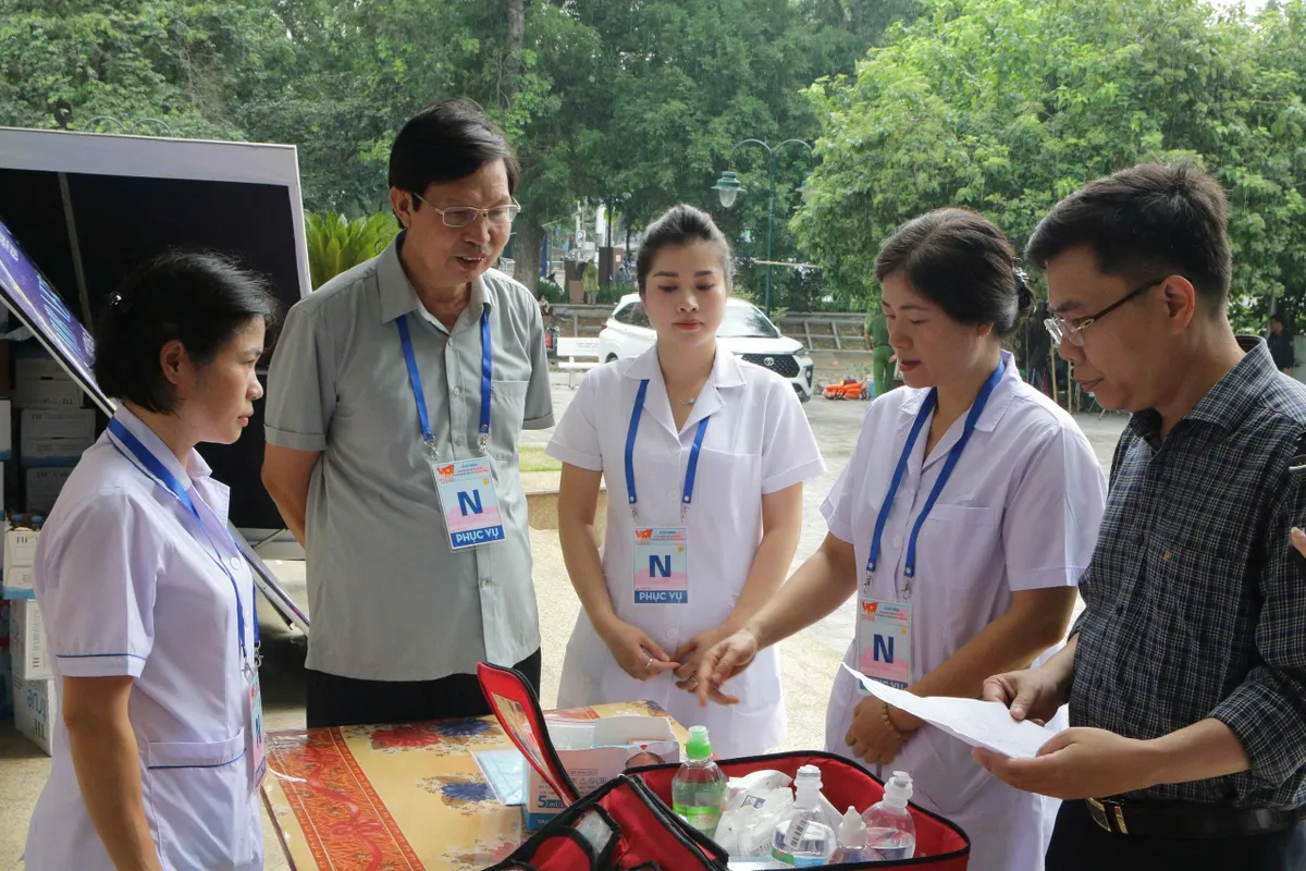 Ngành Y tế Hà Nội sẵn sàng phục vụ Đại lễ 2/9- Ảnh 1. Ngành Y tế Hà Nội sẵn sàng phục vụ Đại lễ 2/9- Ảnh 1.