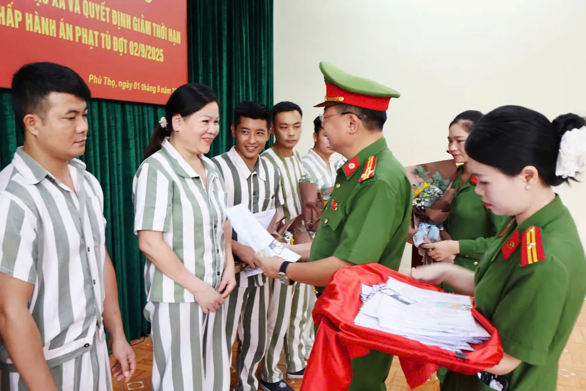 Phú Thọ: Trại tạm giam số 3 công bố Quyết định đặc xá của Chủ tịch nước - Ảnh 2.