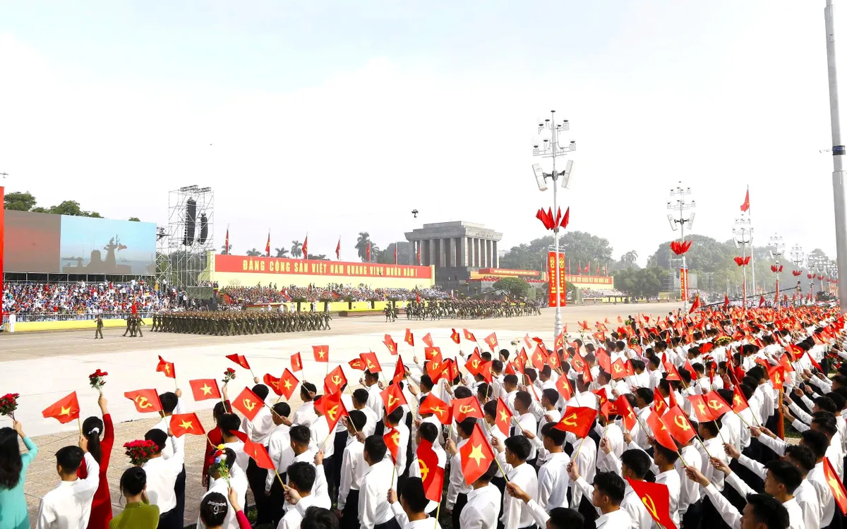 Sáng 2/9, Lễ kỷ niệm, diễu binh, diễu hành 80 năm Cách mạng tháng Tám thành công và Quốc khánh nước Cộng hòa xã hội chủ nghĩa Việt Nam diễn ra tại Quảng trường Ba Đình, Hà Nội. 