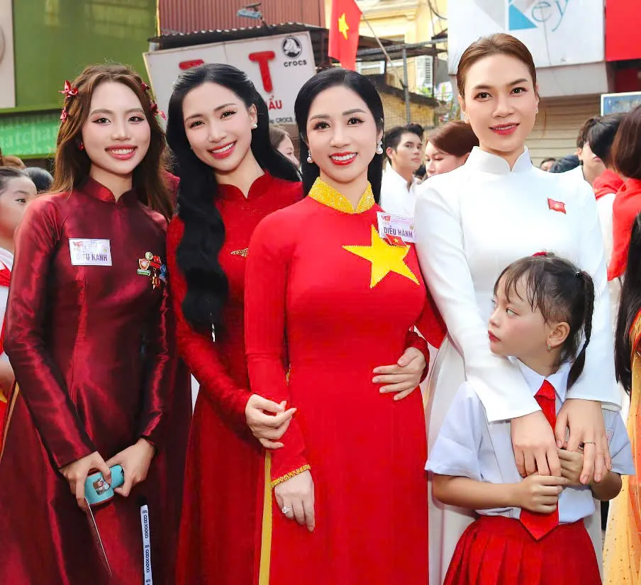 NSƯT Phương Nga: Hát ở Quảng trường Ba Đình lịch sử vào ngày Quốc khánh là niềm vinh dự thiêng liêng  - Ảnh 1.