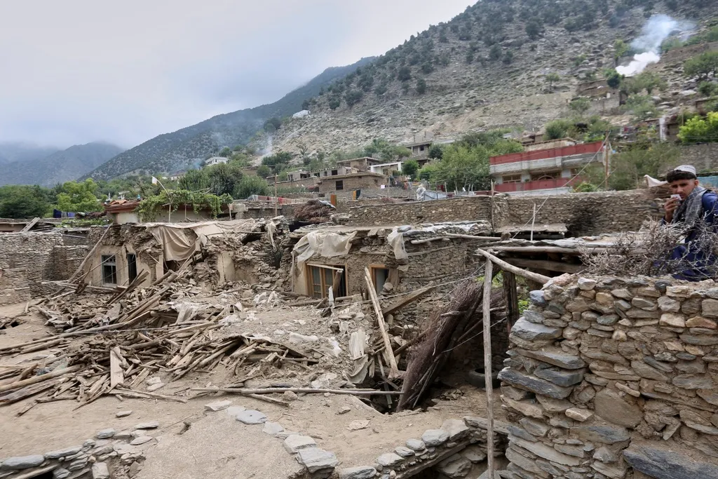 Động đất ở Afghanistan: Hơn 1.400 người chết, Taliban kêu gọi quốc tế hỗ trợ  - Ảnh 1.