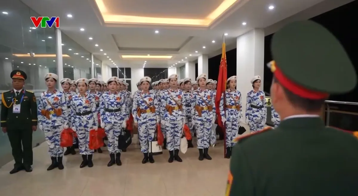 Công tác hậu cần trong đêm trước giờ xuất phát - Ảnh 1.