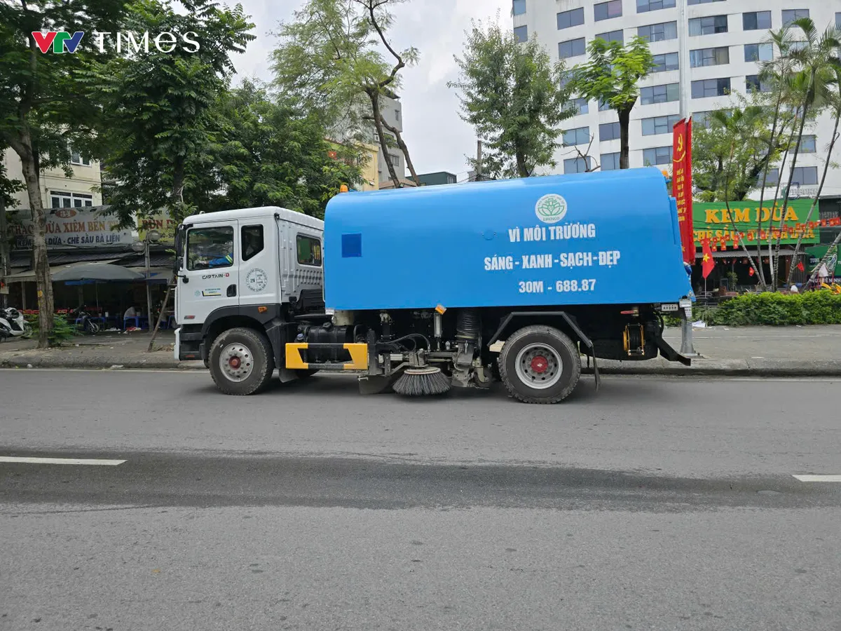 Xuyên đêm dọn rác, giữ sạch đường phố Thủ đô ngày đại lễ Quốc khánh 2/9 - Ảnh 8.