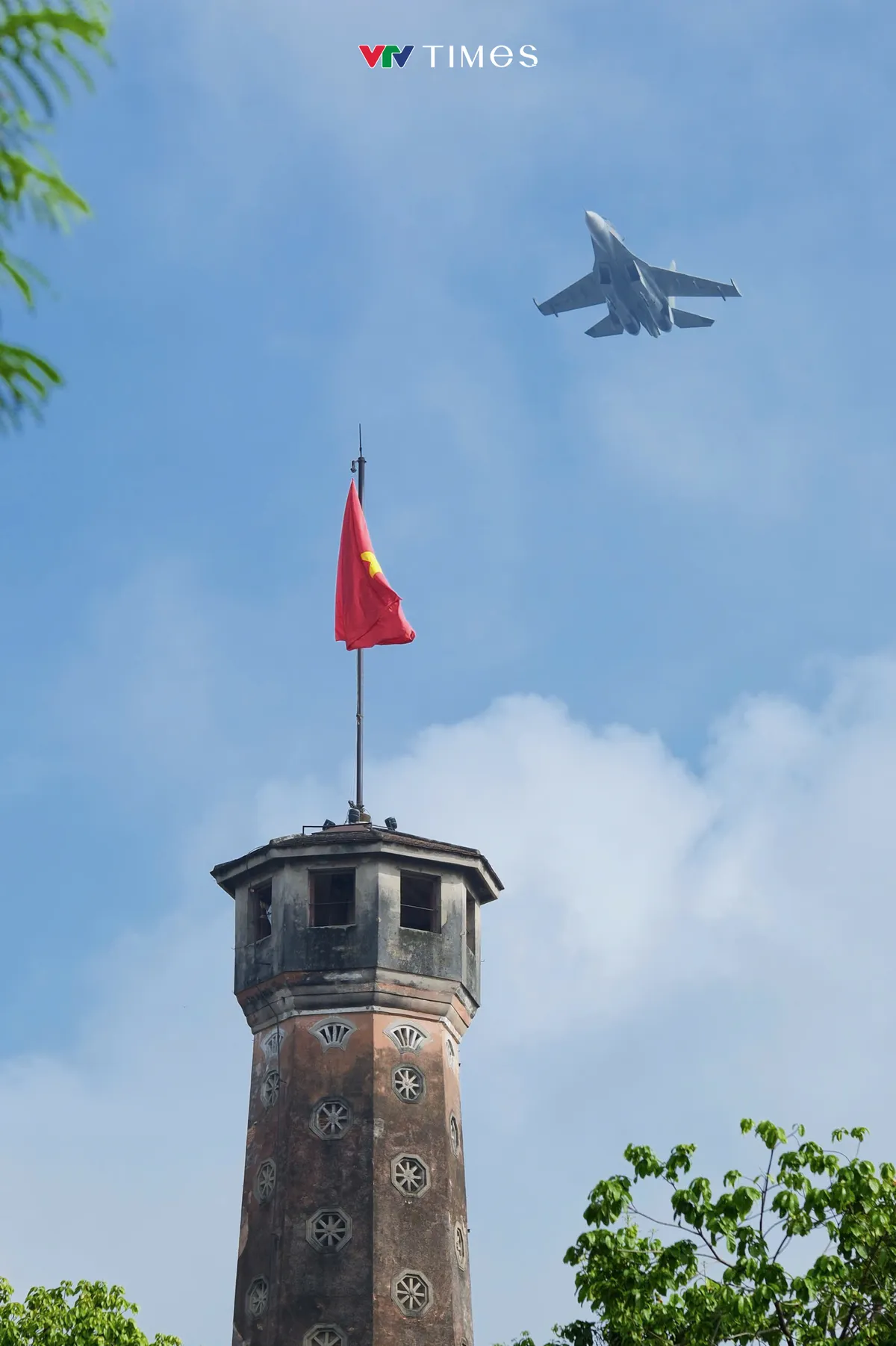 Mãn nhãn màn trình diễn của máy bay không quân Việt Nam tại lễ diễu binh A80- Ảnh 1.