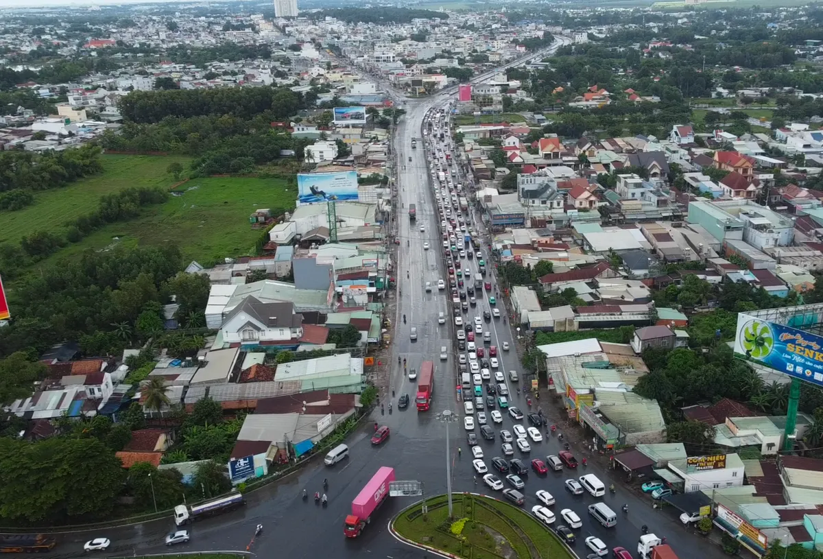 Quốc lộ 51 th&ocirc;ng tho&aacute;ng ng&agrave;y cuối kỳ nghỉ lễ 2/9- Ảnh 12.