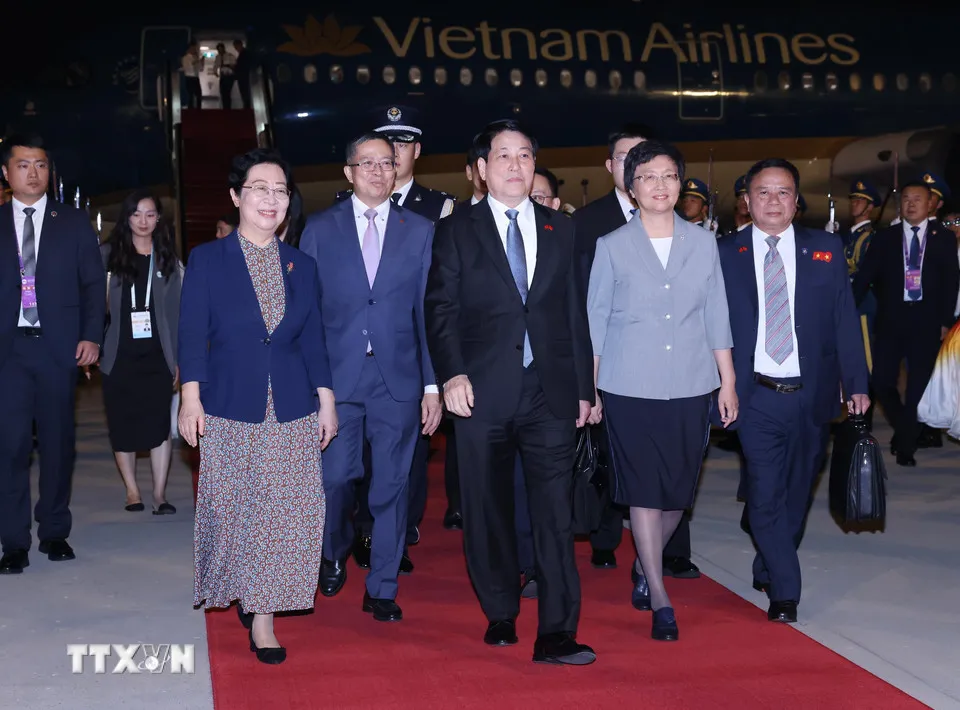 Chủ tịch nước Lương Cường đến Bắc Kinh (Trung Quốc) dự Lễ kỷ niệm 80 năm chiến thắng phát xít - Ảnh 2.