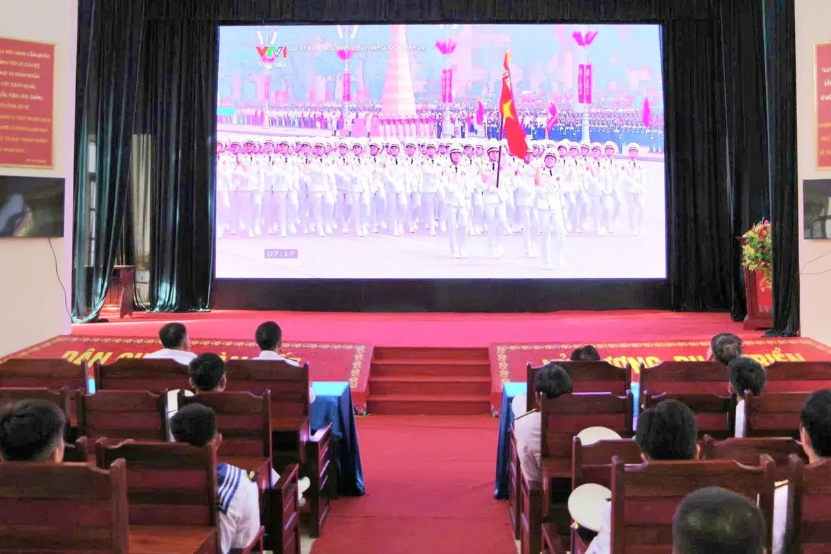 Vùng 4 Hải quân: nhiều hoạt động ý nghĩa trong dịp Quốc khánh 2/9- Ảnh 2. Vùng 4 Hải quân: nhiều hoạt động ý nghĩa trong dịp Quốc khánh 2/9- Ảnh 2.