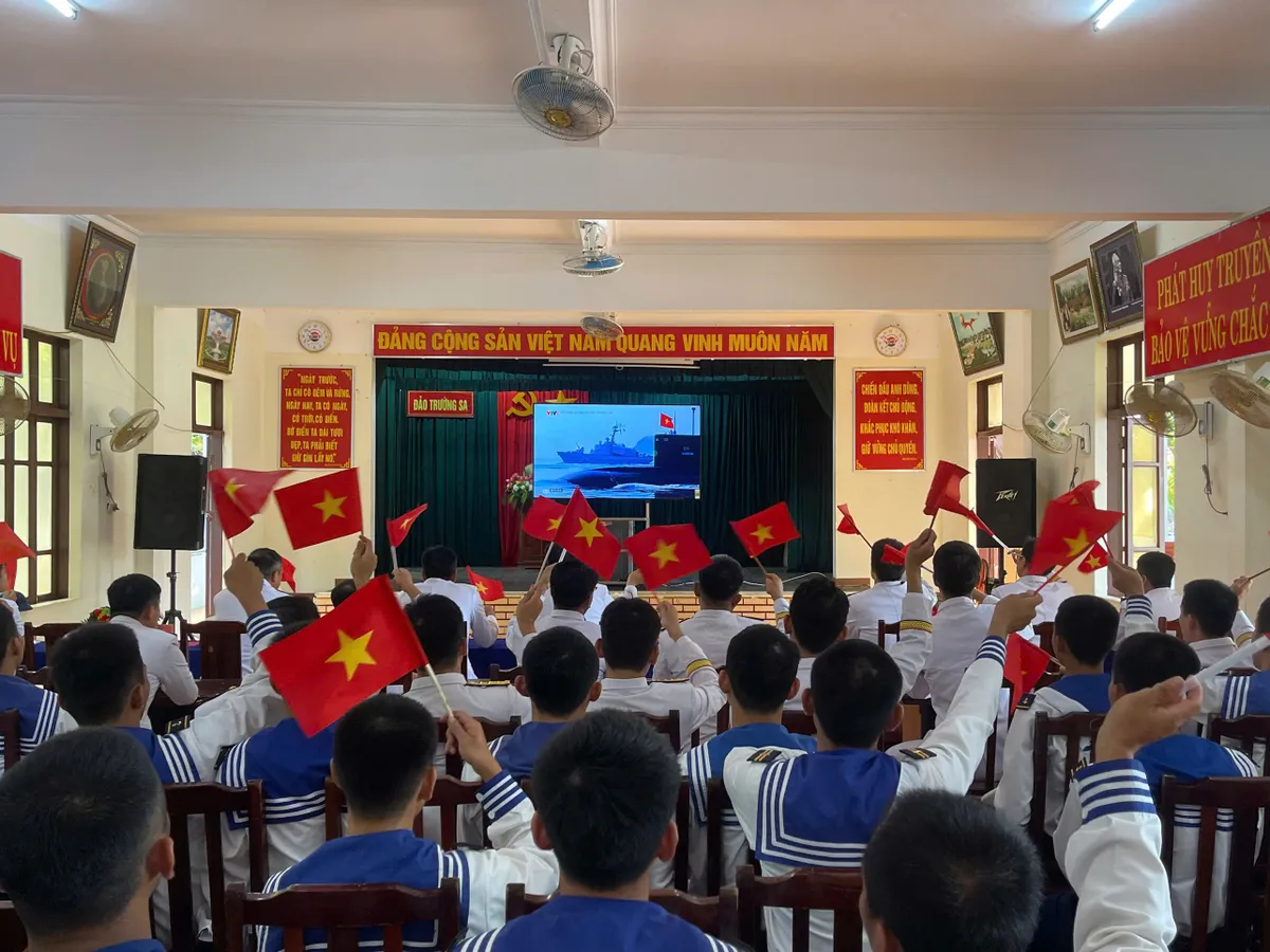 Trường Sa, hòa chung niềm vui Quốc khánh cùng cả nước - Ảnh 6.