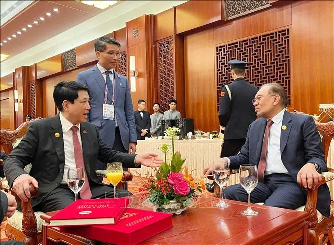 Chủ tịch nước gặp lãnh đạo các nước tại Lễ kỷ niệm chiến thắng phát xít - Ảnh 3.