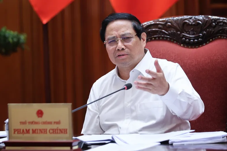 Thủ tướng: Tiếp tục đổi mới tư duy, cách làm trong đầu tư công, tập trung cho các dự án "xoay chuyển tình thế" - Ảnh 1.