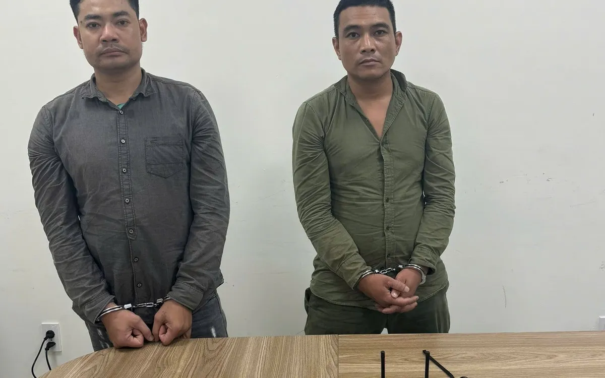 Các đối tượng Nguyễn Thành Như, Hoàng Đức Vượng và tang vật thu giữ Các đối tượng Nguyễn Thành Như, Hoàng Đức Vượng và tang vật thu giữ