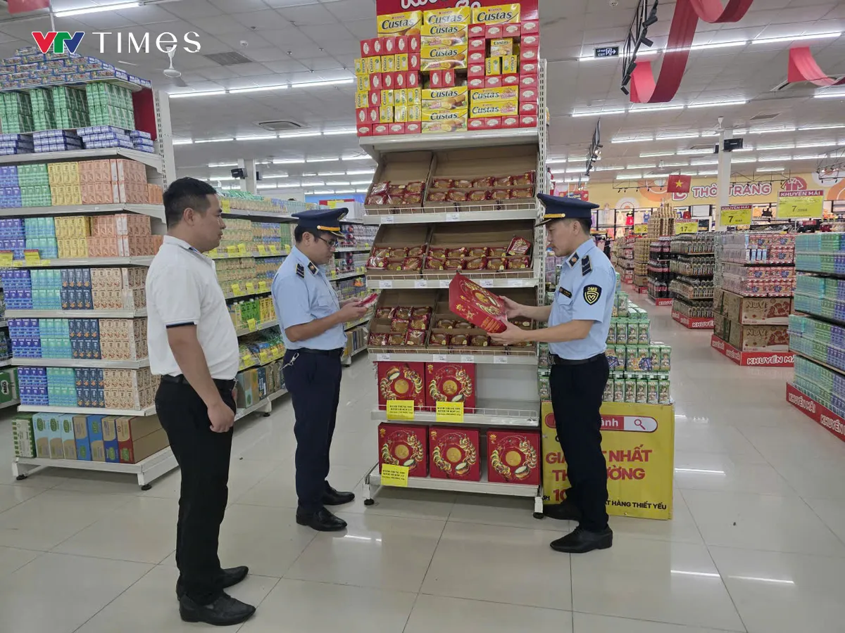 Chi Cục QLTT Thanh H&oacute;a quyết liệt chống h&agrave;ng giả, h&agrave;ng nh&aacute;i, h&agrave;ng k&eacute;m chất lượng - Ảnh 1.