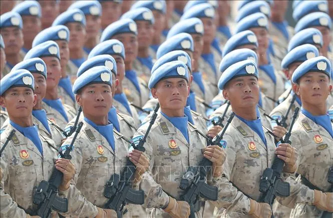 Chủ tịch nước Lương Cường dự Lễ duyệt binh kỷ niệm 80 năm chiến thắng phát xít của nhân dân thế giới - Ảnh 5.