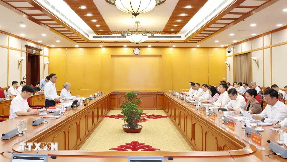 Bộ Chính trị làm việc với Ban Thường vụ Tỉnh ủy Ninh Bình, Đắk Lắk, Lào Cai- Ảnh 1. Bộ Chính trị làm việc với Ban Thường vụ Tỉnh ủy Ninh Bình, Đắk Lắk, Lào Cai- Ảnh 1.