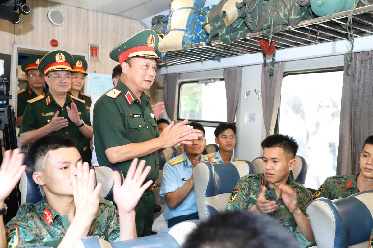 Các chiến sĩ diễu binh hoàn thành nhiệm vụ, trở về đơn vị - Ảnh 3.