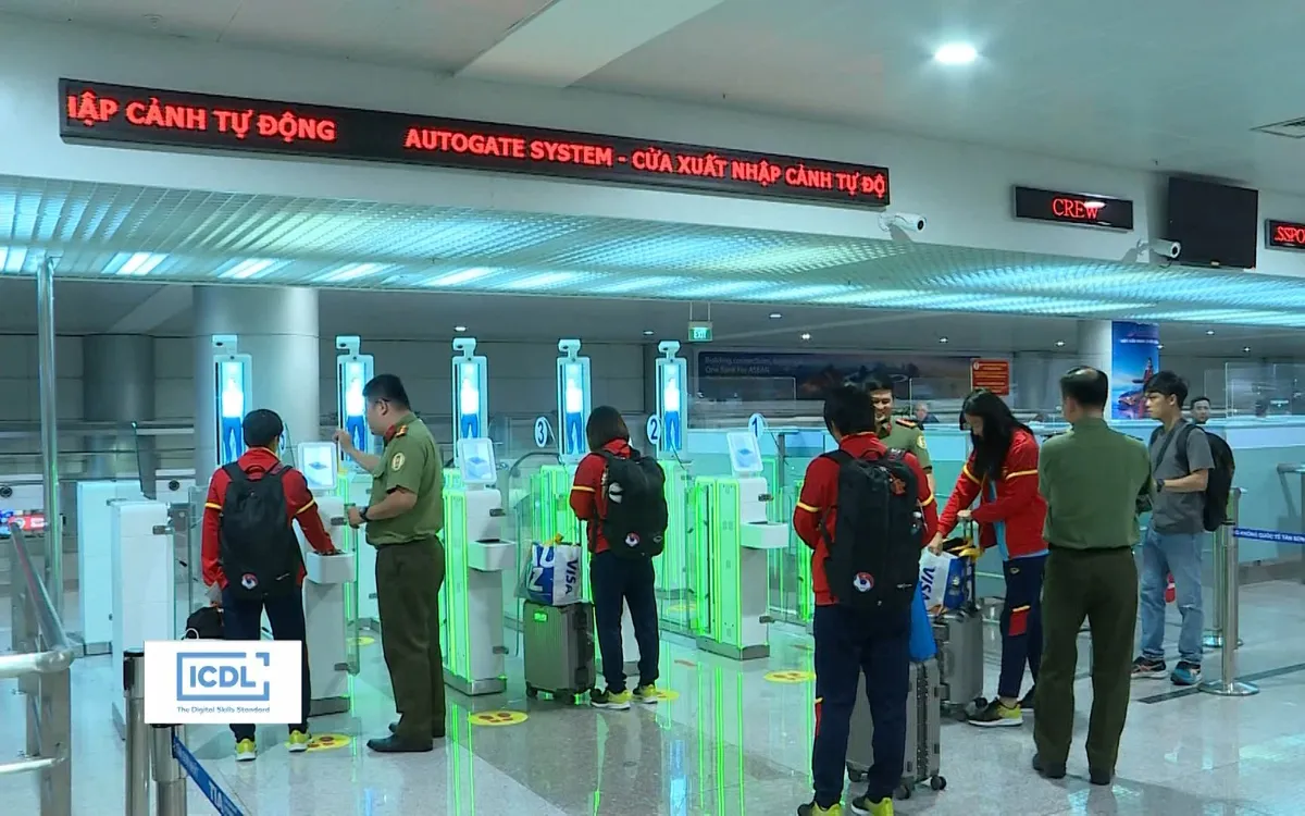 Tạm hoãn xuất cảnh với người nợ thuế  Tạm hoãn xuất cảnh với người nợ thuế