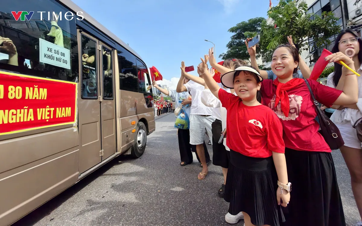 Lòng dân - Sức mạnh đặc biệt của Việt Nam. Ảnh: Hải Hưng