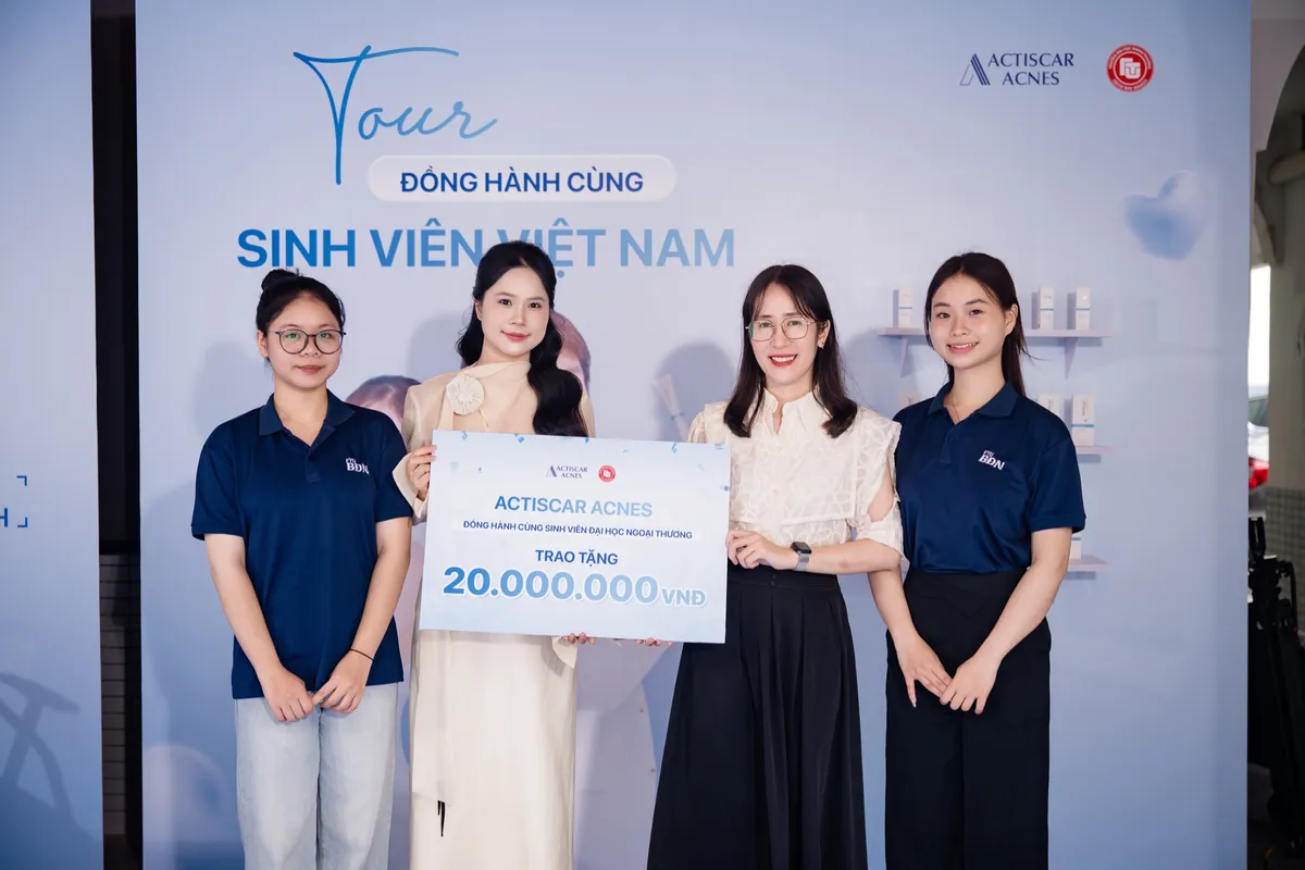 Actiscar Acnes khởi động tour đồng hành cùng sinh viên tại Đại học Ngoại Thương - Ảnh 2.