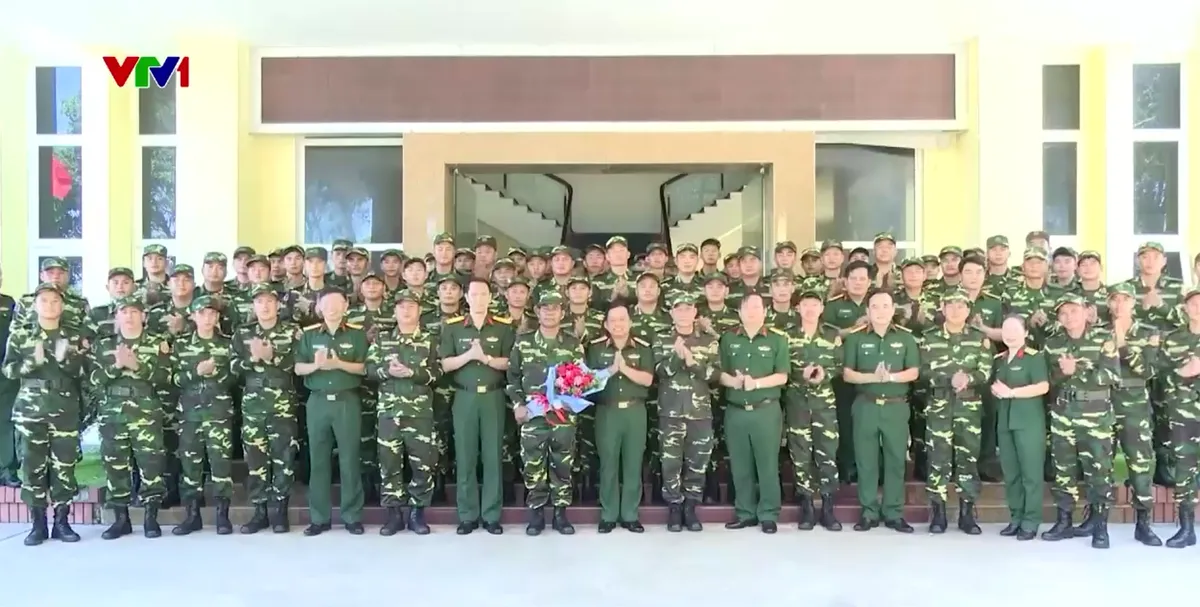 C&aacute;c chiến sĩ ho&agrave;n th&agrave;nh xuất sắc nhiệm vụ A80 trở về - Ảnh 1.