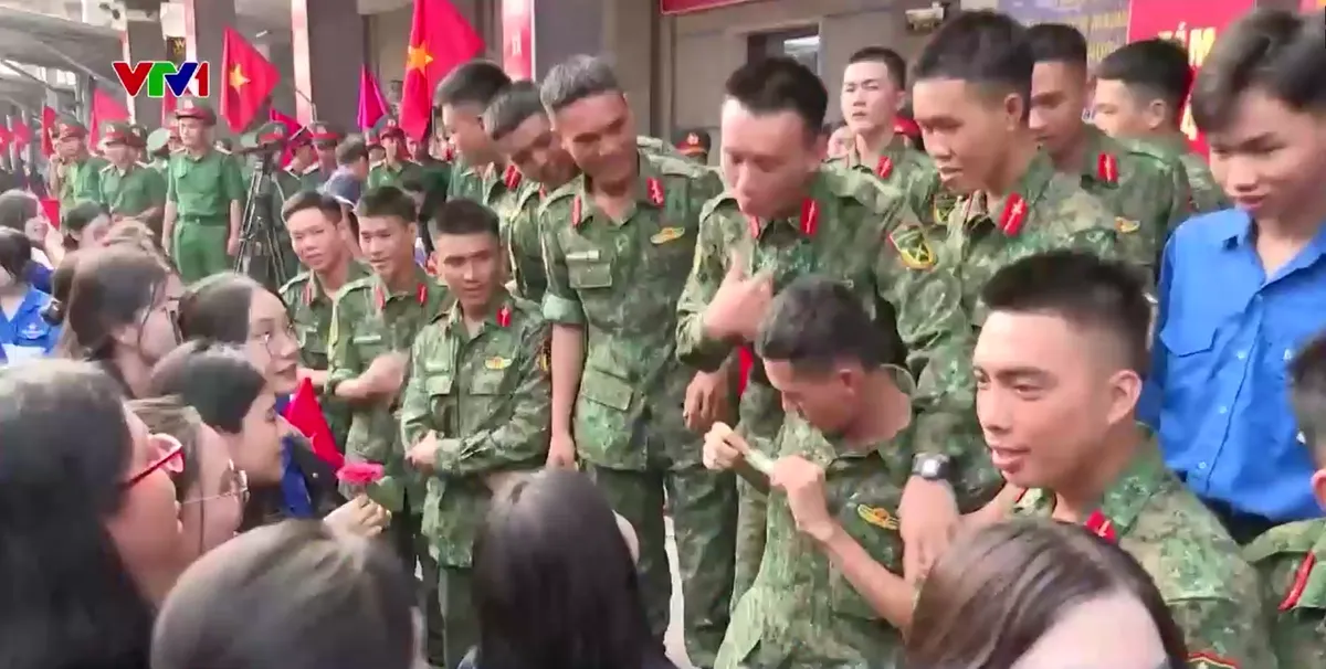 C&aacute;c chiến sĩ ho&agrave;n th&agrave;nh xuất sắc nhiệm vụ A80 trở về - Ảnh 4.