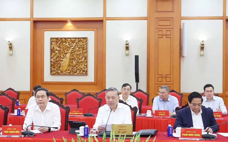 Tổng Bí thư Tô Lâm chủ trì cuộc làm việc của Bộ Chính trị với Ban Thường vụ Đảng ủy Mặt trận Tổ quốc, các đoàn thể Trung ương. (Ảnh: TTXVN)