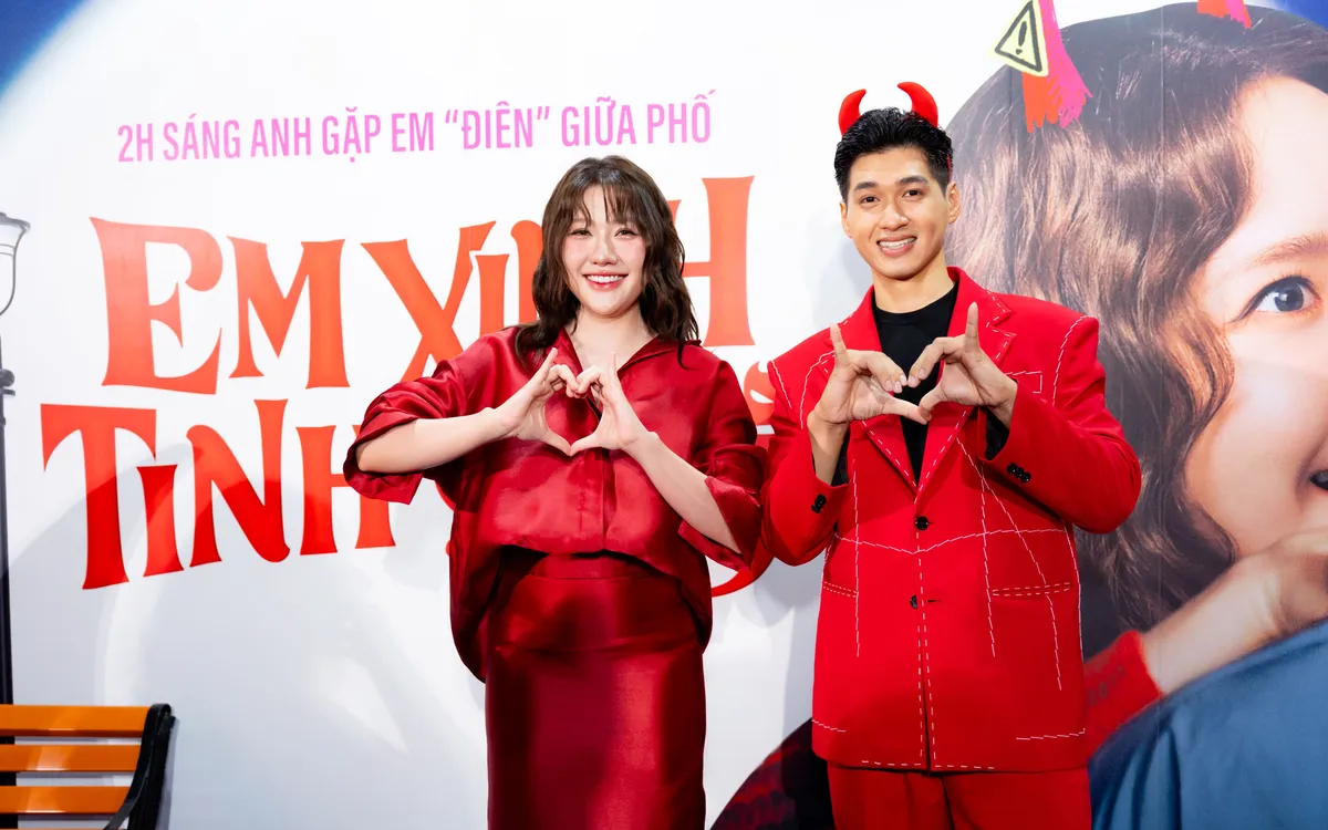 Uyển Ân và Ma Ran Đô lồng tiếng cho phim "Em xinh tinh quái". Uyển Ân và Ma Ran Đô lồng tiếng cho phim "Em xinh tinh quái".