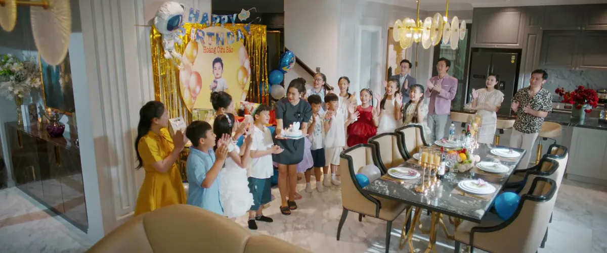 Gió ngang khoảng trời xanh - Tập 12: Con trai bị nhốt ở nhà bạn, Mỹ Anh trừng trị phụ huynh hống hách - Ảnh 3.