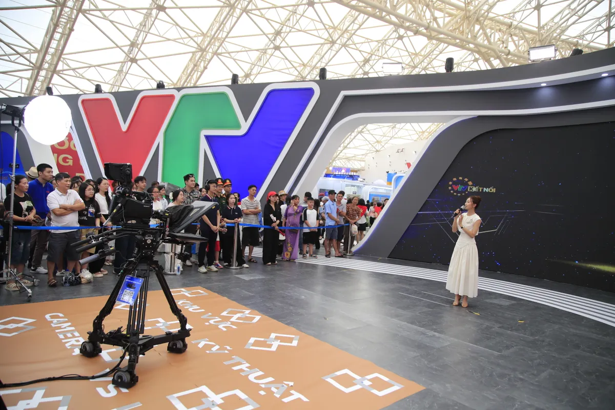 MC Mù Tạt đưa khán giả trở về ký ức VTV - Ảnh 10.