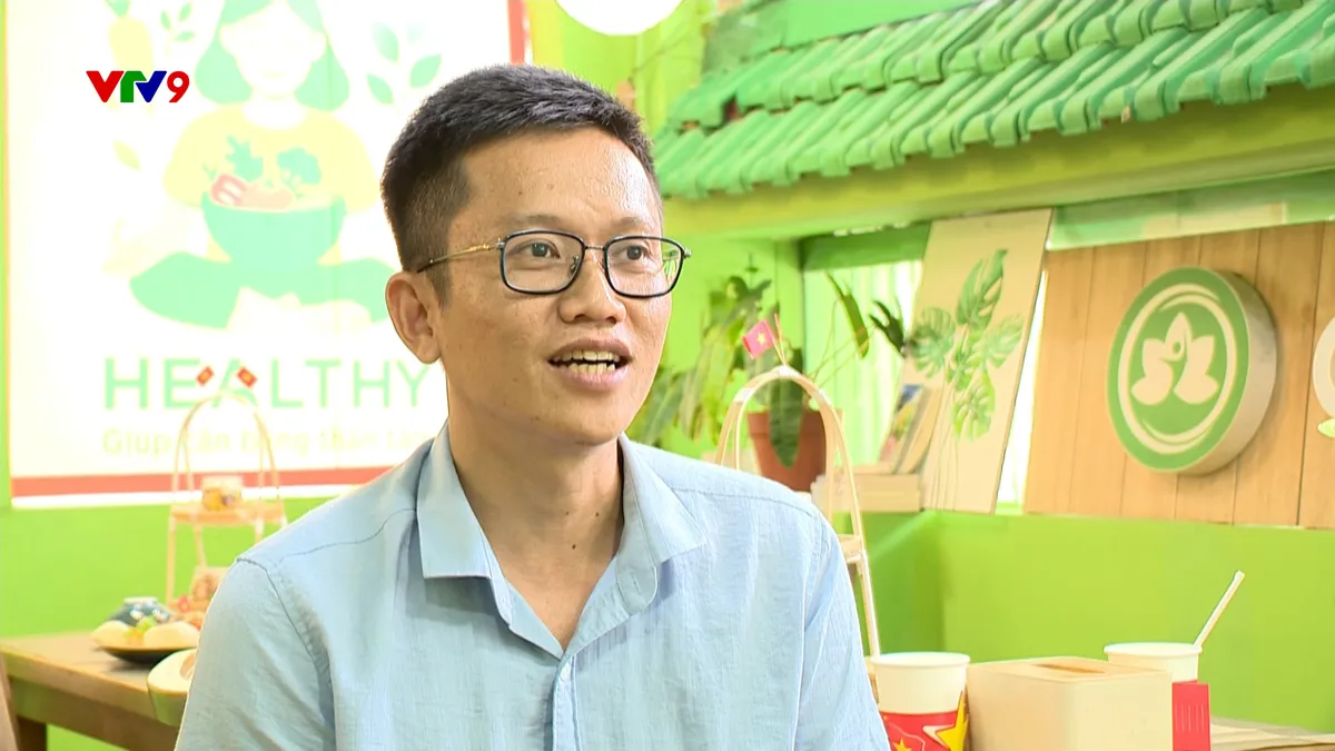0409-BGC-SƠN- THI TRUONG CHAY.jpg