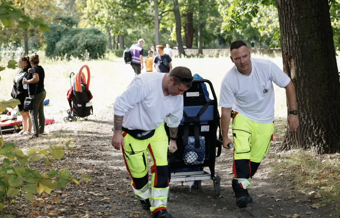 Ô tô đâm vào đám đông ở Berlin (Đức), ít nhất 19 người bị thương  - Ảnh 2.