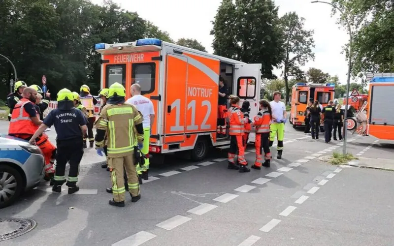 Hiện trường vụ ô tô lao vào đám đông ở Berlin, Đức (Ảnh: X)