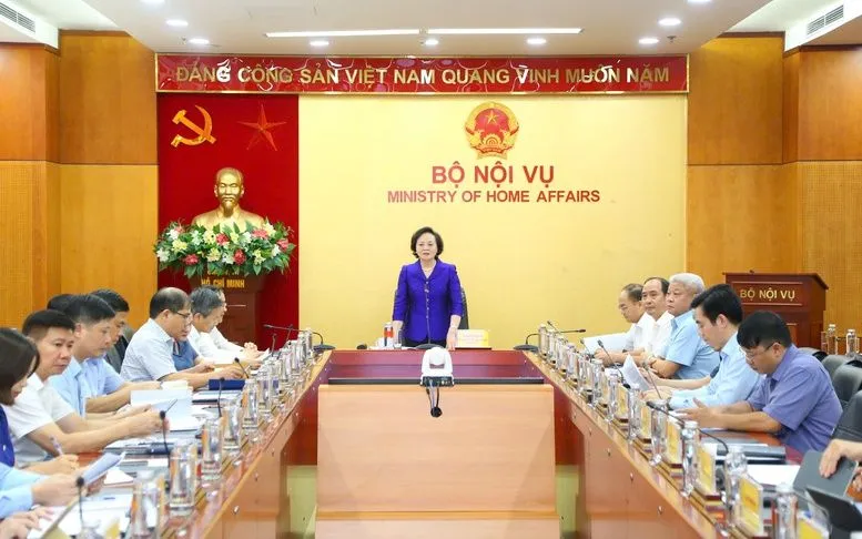 Bộ Nội vụ ưu tiên thu hút nhân tài đối với 2 lĩnh vực, 6 vị trí việc làm. (Ảnh: VGP) Bộ Nội vụ ưu tiên thu hút nhân tài đối với 2 lĩnh vực, 6 vị trí việc làm. (Ảnh: VGP)