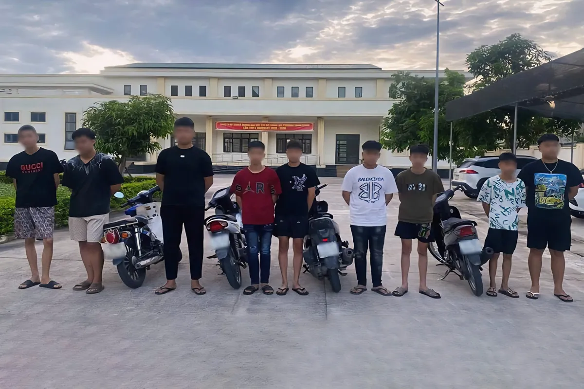 Vụ nam sinh bị đánh co giật trên đường ở Quảng Ninh: Khởi tố 1 bị can - Ảnh 1.